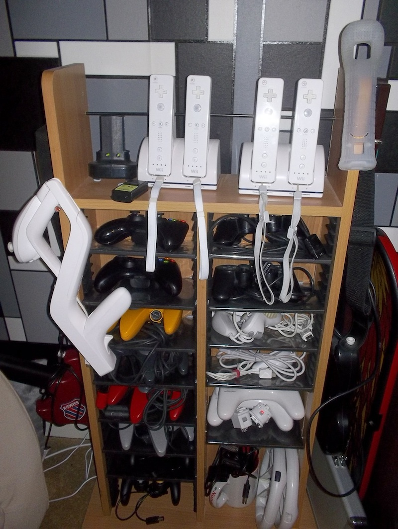 Whole game controller rack